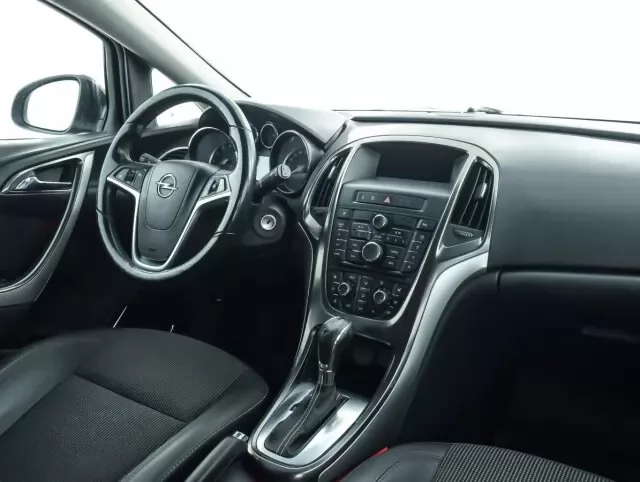 Opel Astra 2011