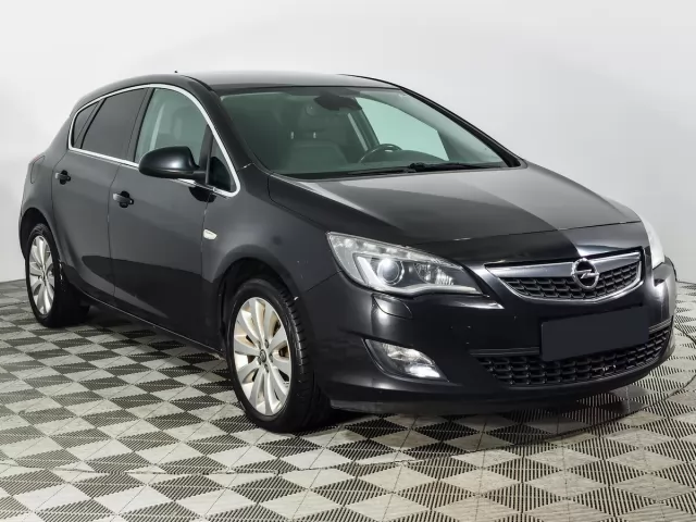 Opel Astra 2011