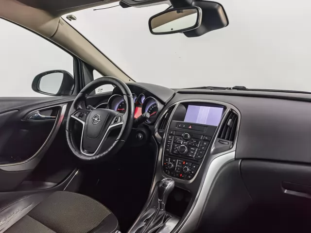 Opel Astra 2011