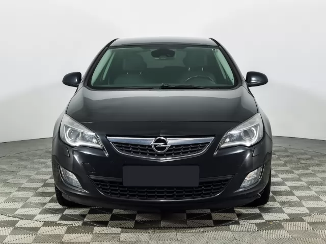 Opel Astra 2011