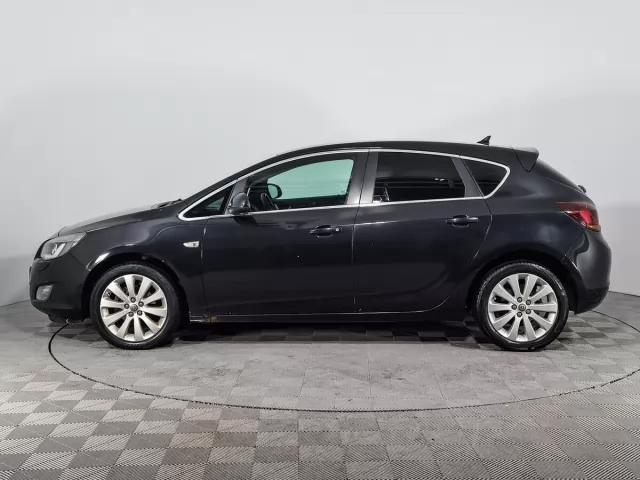 Opel Astra 2011