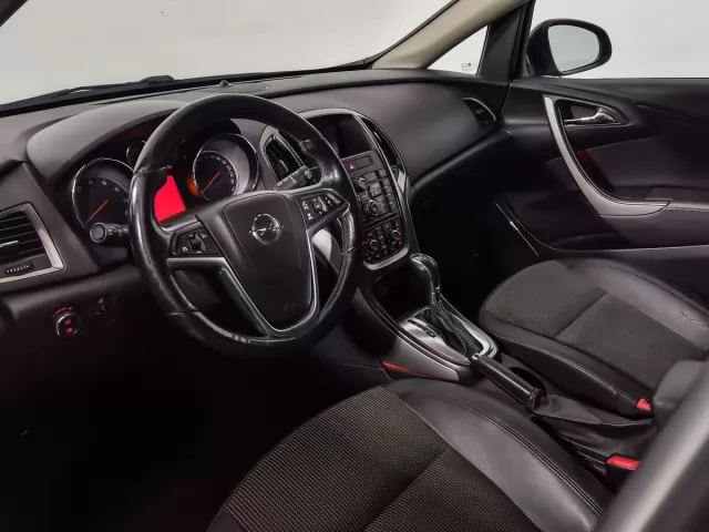 Opel Astra 2011