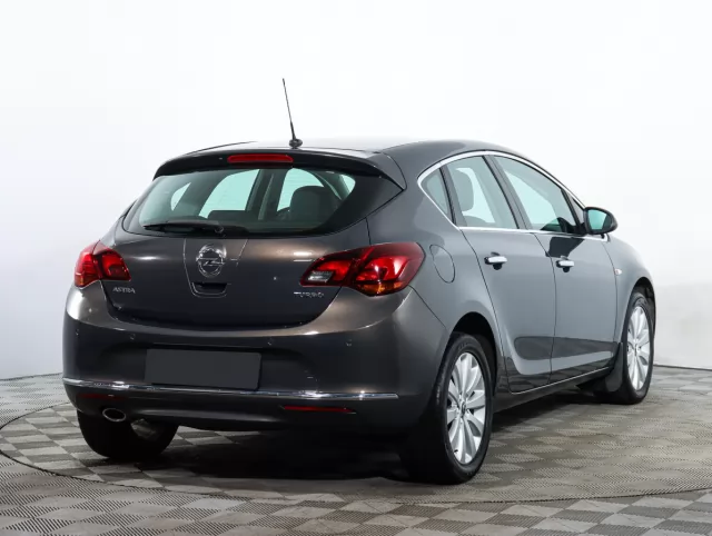 Opel Astra 2014