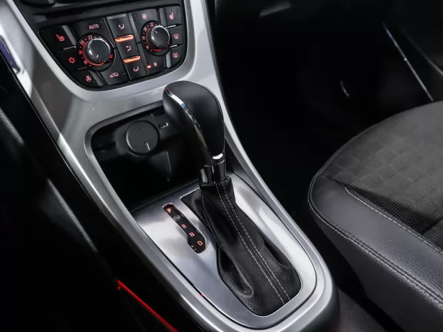 Opel Astra 2014
