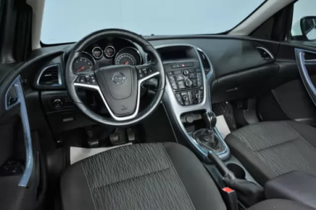 Opel Astra 2014