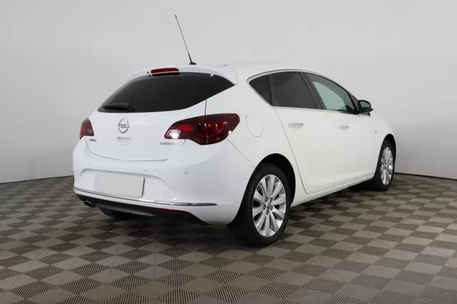 Opel Astra 2014