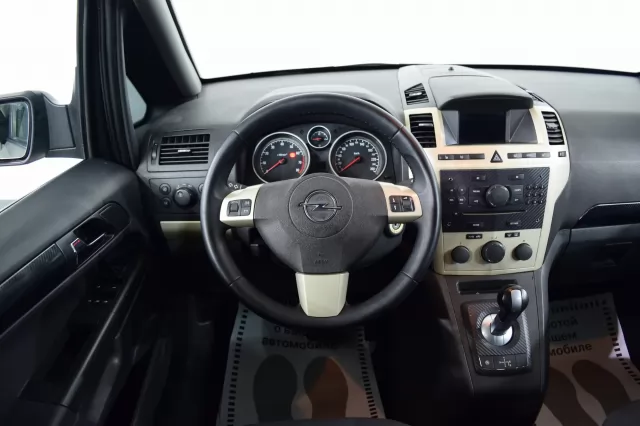 Opel Zafira 2011
