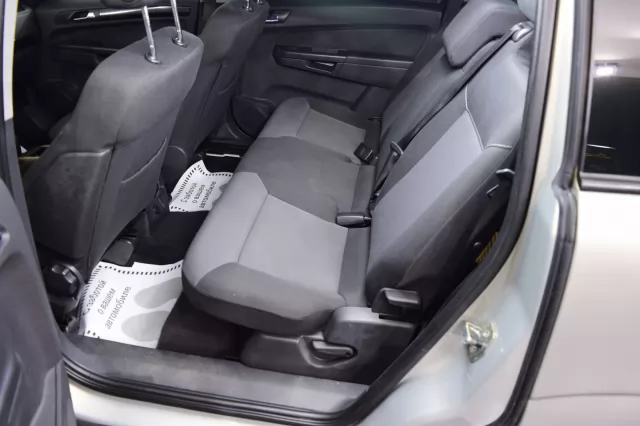 Opel Zafira 2011