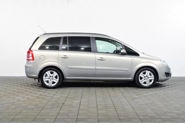 Opel Zafira 2011