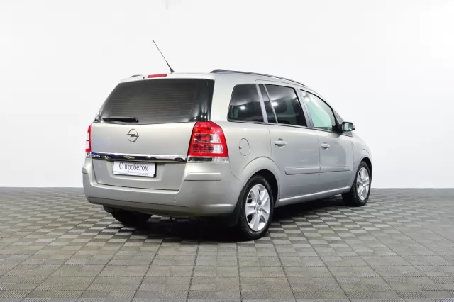 Opel Zafira 2011