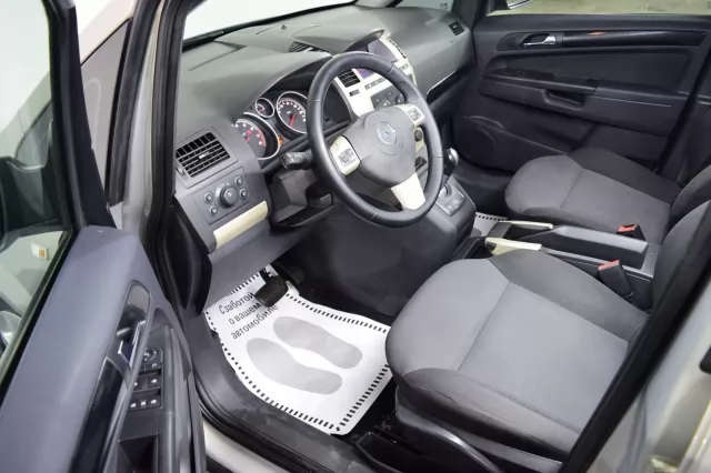 Opel Zafira 2011