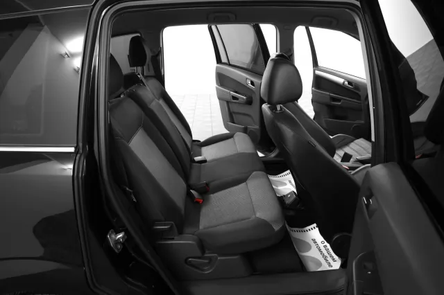 Opel Zafira 2011
