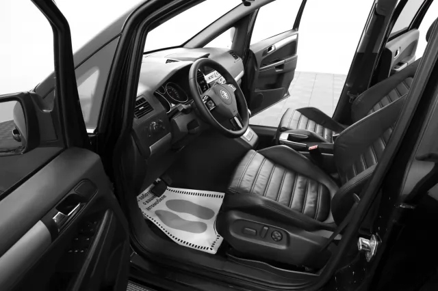 Opel Zafira 2011
