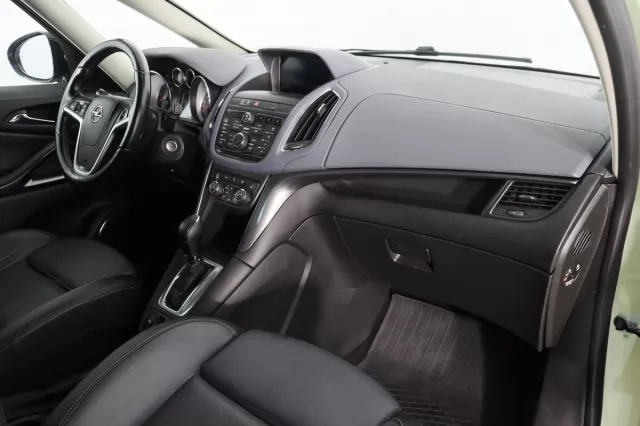 Opel Zafira 2012