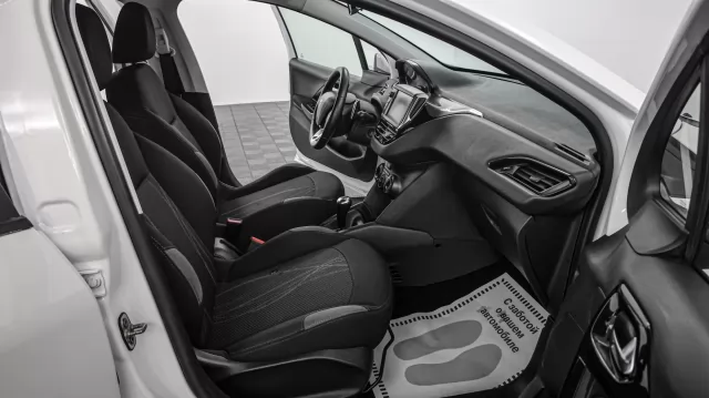 Peugeot 208 2013