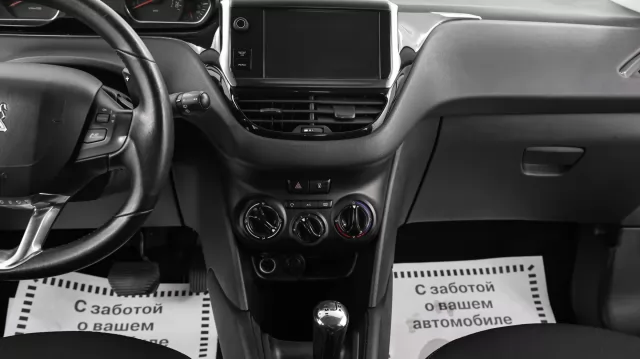 Peugeot 208 2013