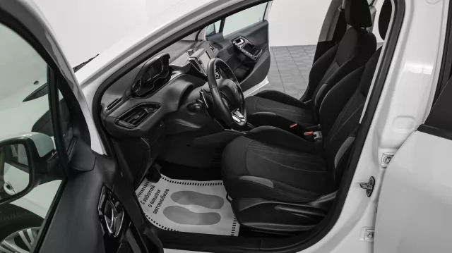 Peugeot 208 2013