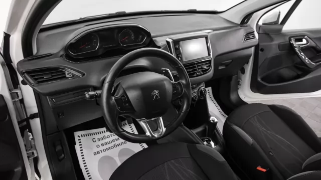 Peugeot 208 2013