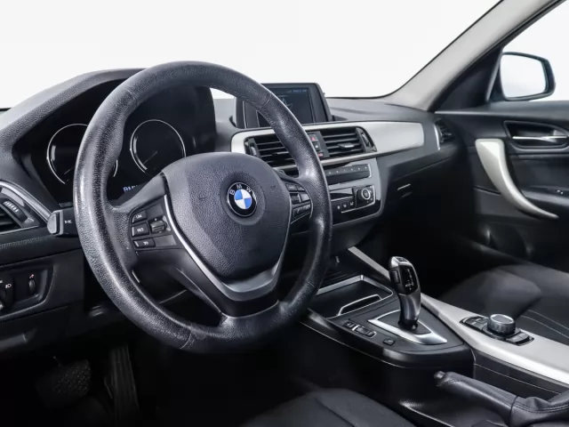 BMW 1 серия 2020