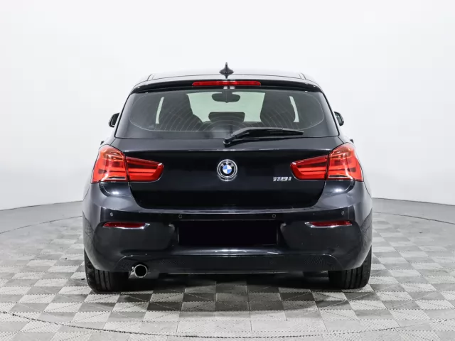 BMW 1 серия 2016