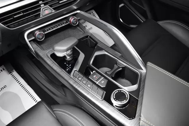 Geely Tugella 2020