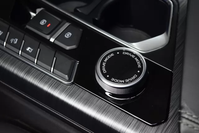 Geely Tugella 2020