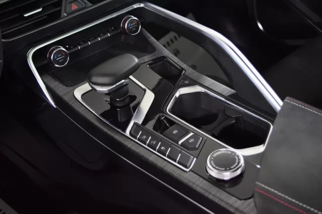 Geely Tugella 2021
