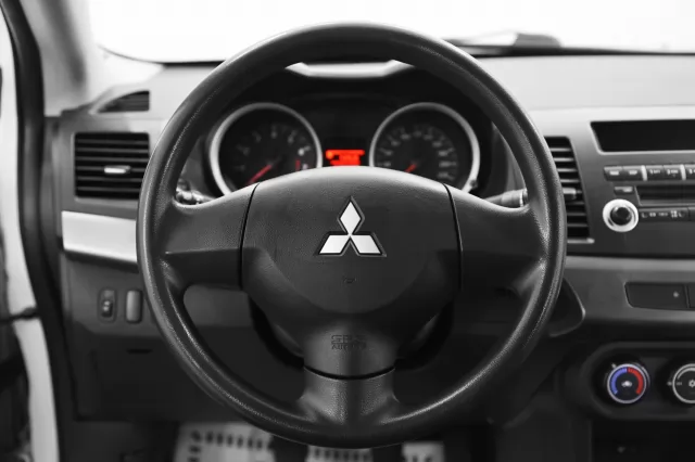 Mitsubishi Lancer 2013