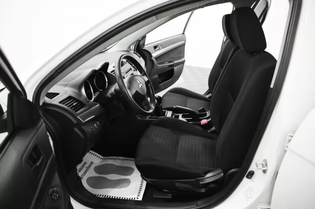 Mitsubishi Lancer 2013