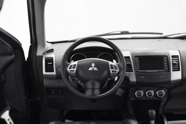 Mitsubishi Outlander 2011