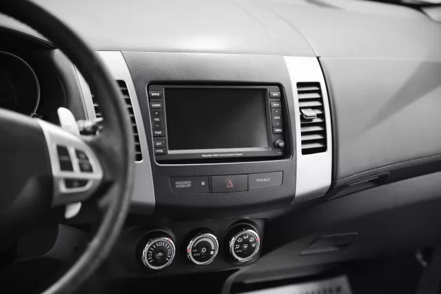 Mitsubishi Outlander 2011