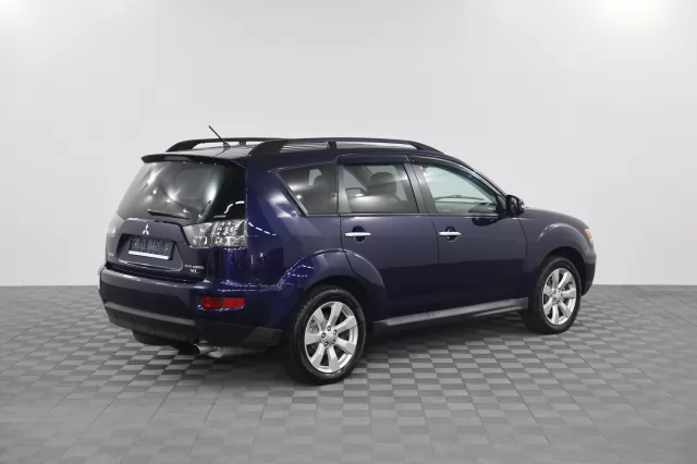 Mitsubishi Outlander 2011