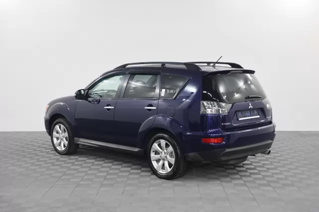 Mitsubishi Outlander 2011