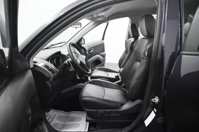 Mitsubishi Outlander 2011