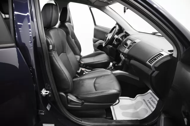 Mitsubishi Outlander 2011