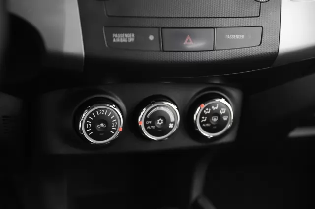 Mitsubishi Outlander 2012