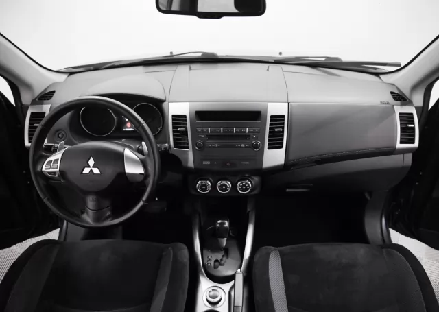 Mitsubishi Outlander 2012