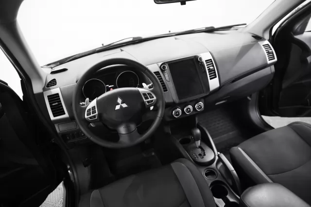 Mitsubishi Outlander 2011