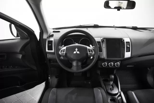 Mitsubishi Outlander 2011
