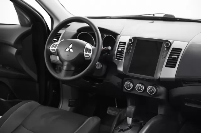 Mitsubishi Outlander 2011