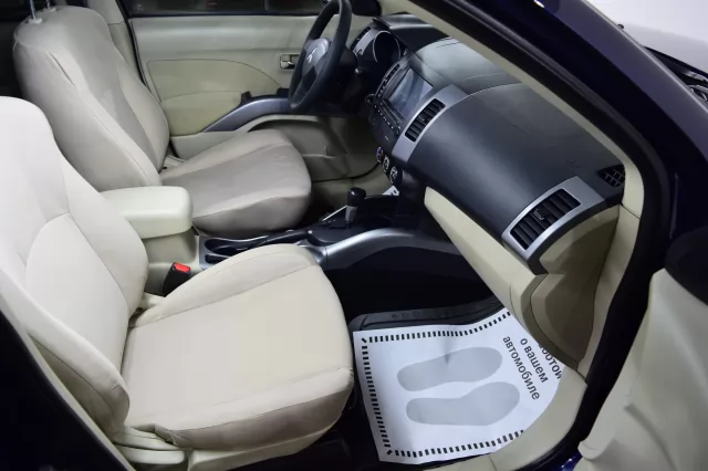 Mitsubishi Outlander 2012