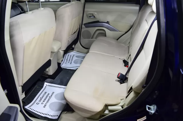 Mitsubishi Outlander 2012