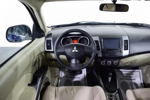 Mitsubishi Outlander 2012