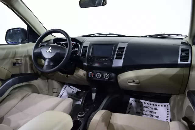 Mitsubishi Outlander 2012