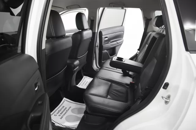 Mitsubishi Outlander 2012