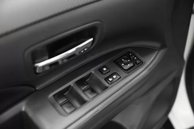 Mitsubishi Outlander 2012