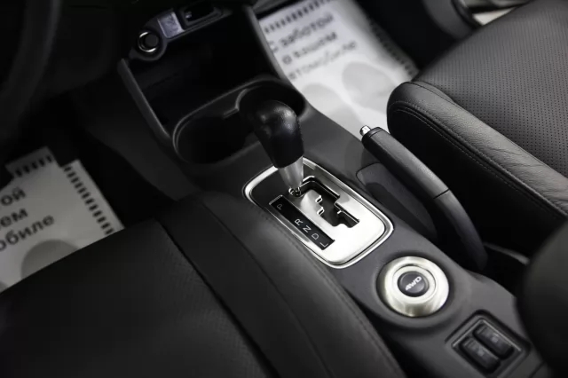 Mitsubishi Outlander 2012