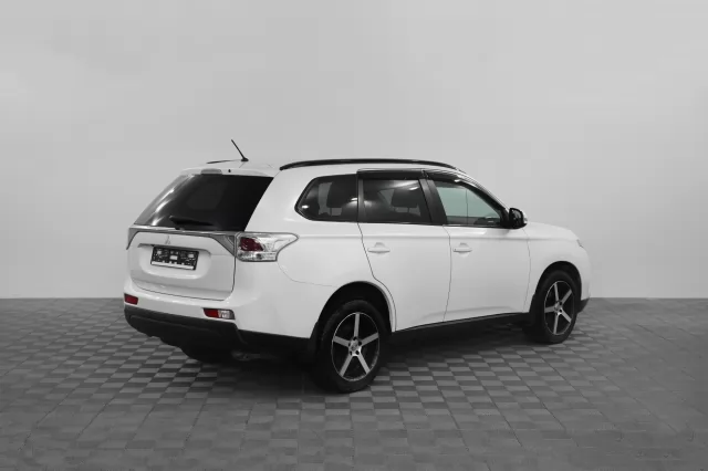 Mitsubishi Outlander 2012