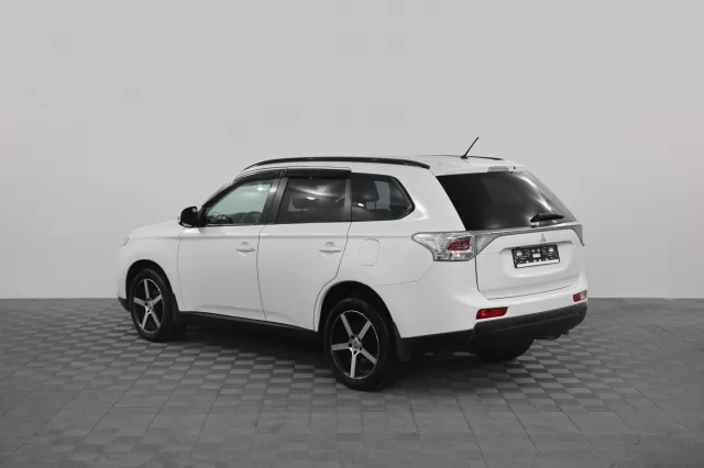 Mitsubishi Outlander 2012