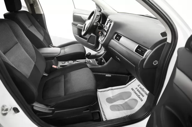 Mitsubishi Outlander 2014
